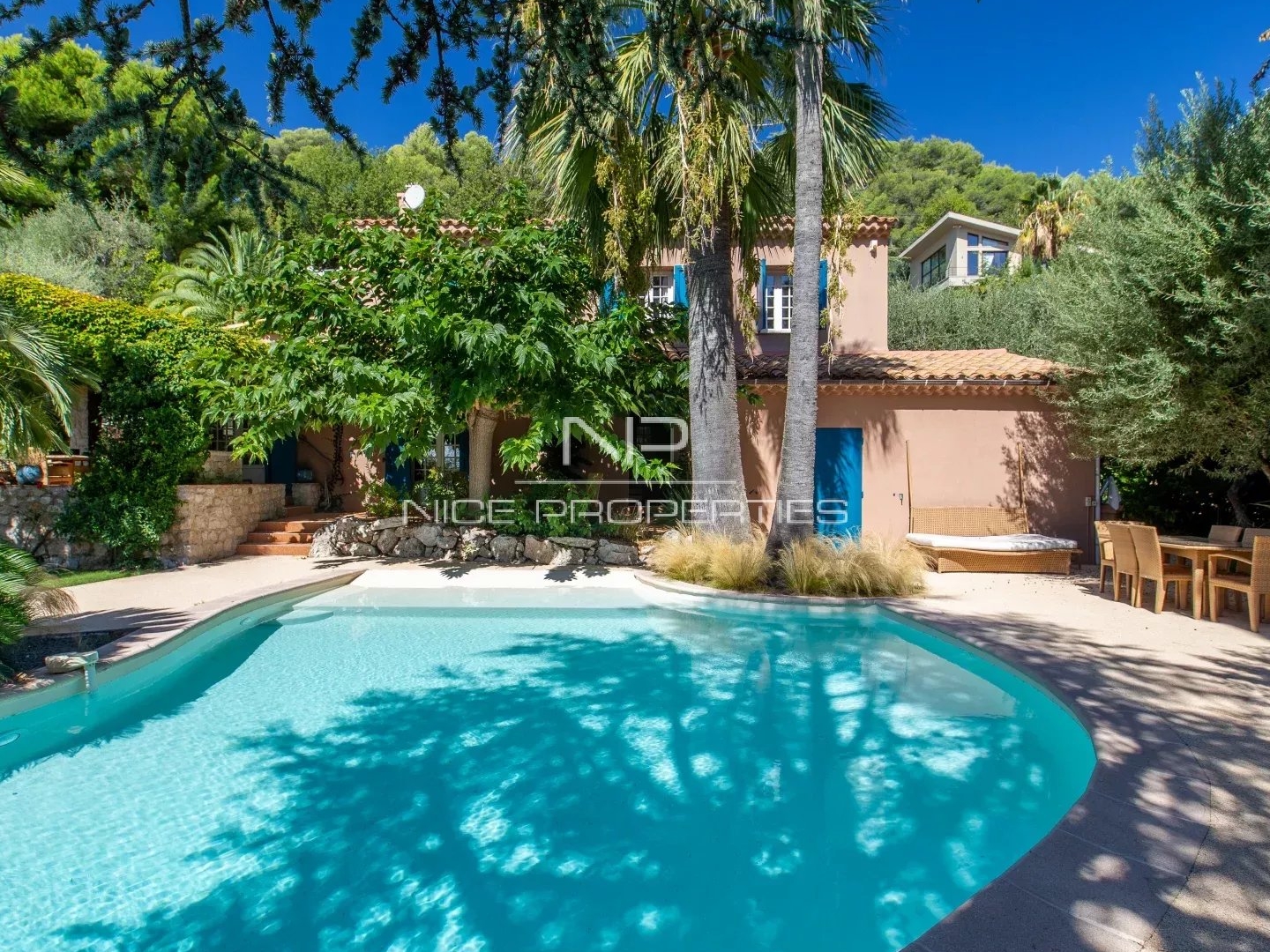 Maison à vendre - 7 pièces - 230m2 - Villefranche-Sur-Mer (06230)