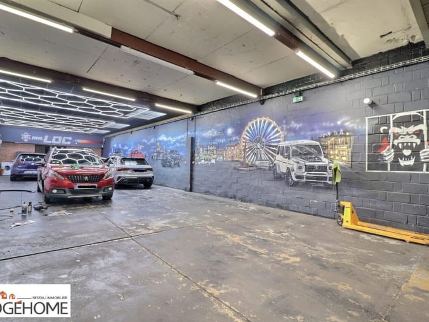 HANGAR AVEC BUREAUX -APPARTEMENT SUR HELLEMMES CENTRE