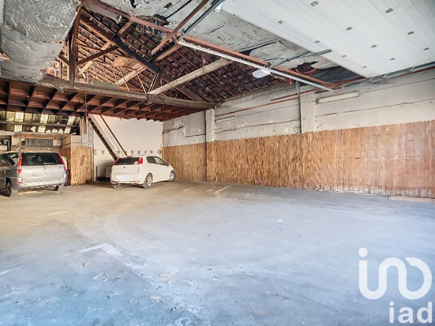 Parking 300 m²