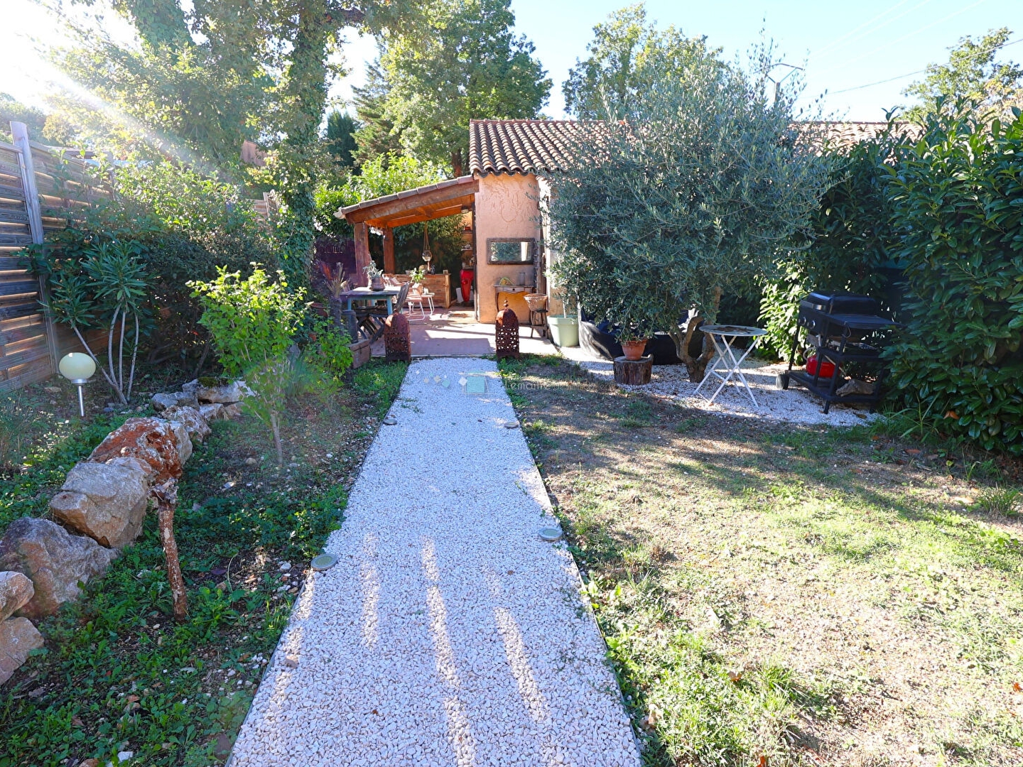 Maison à vendre - 3 pièces - 36m2 - Saint-Cézaire-Sur... (06530)