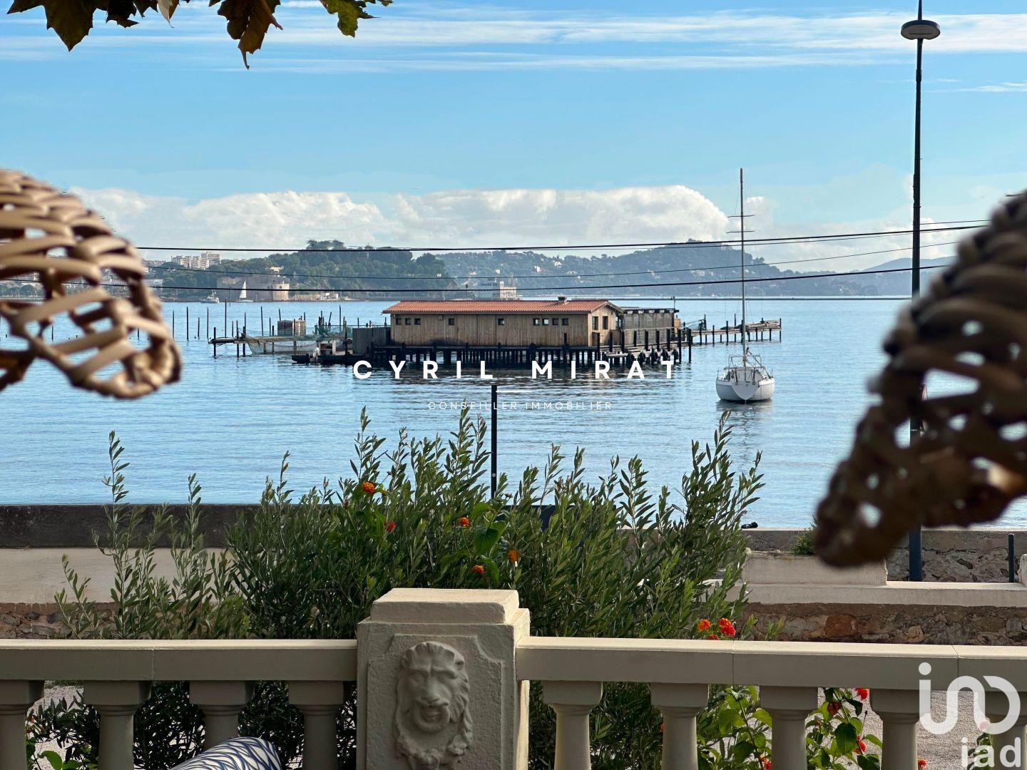 Immeuble commercial 360 m²