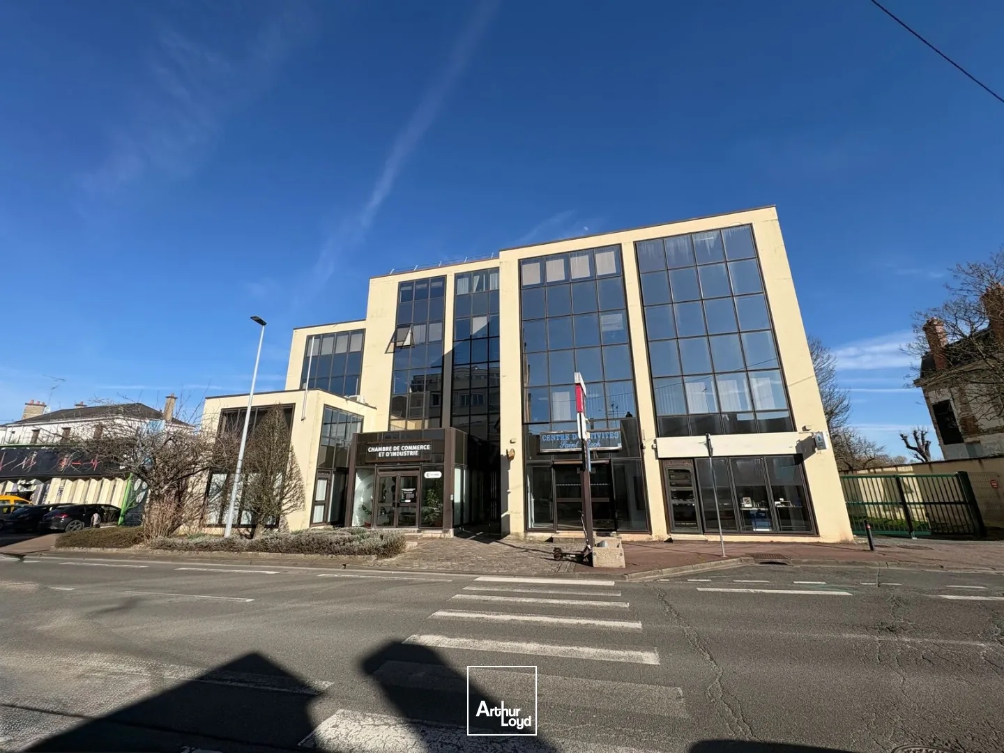 Montargis Bureaux 480 m2 divisibles à vendre