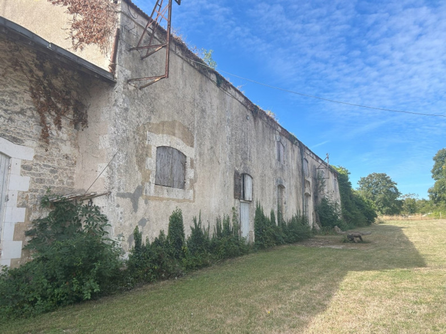 Locaux à vendre - 705m2 - Port-D'envaux (17350)