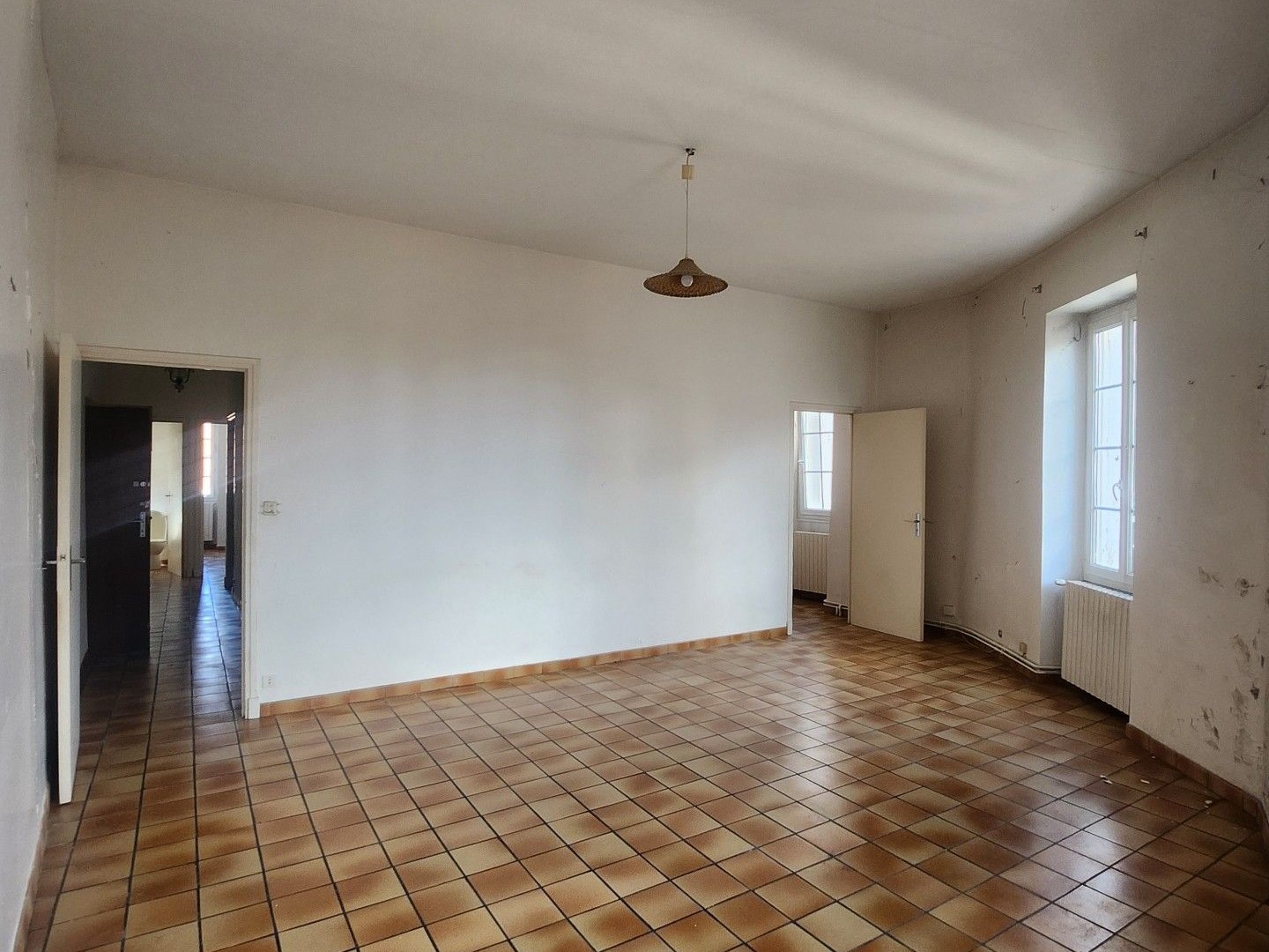 Studio 3 pièces 80 m²