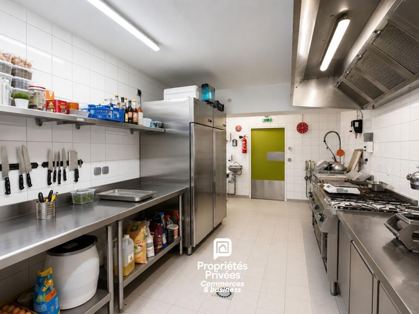 PORT DE SAINT-GUÉNOLÉ - MURS COMMERCIAUX LOUES 74 m²
