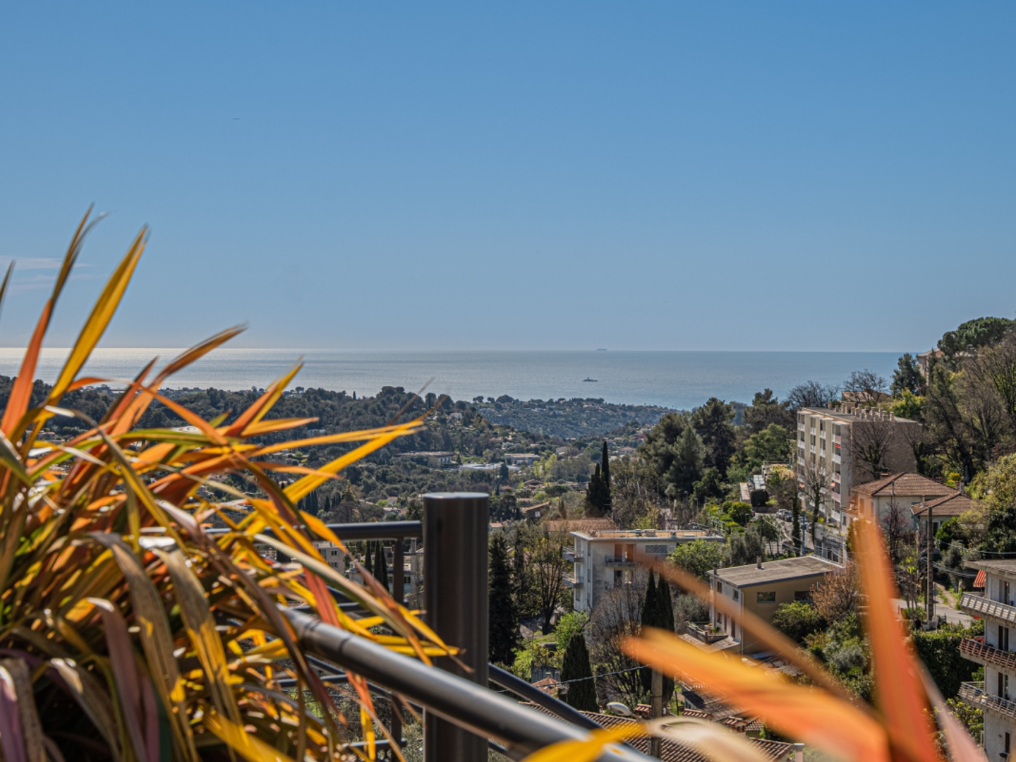 PENTHOUSE VENCE TOIT-TERRASSE VUE MER