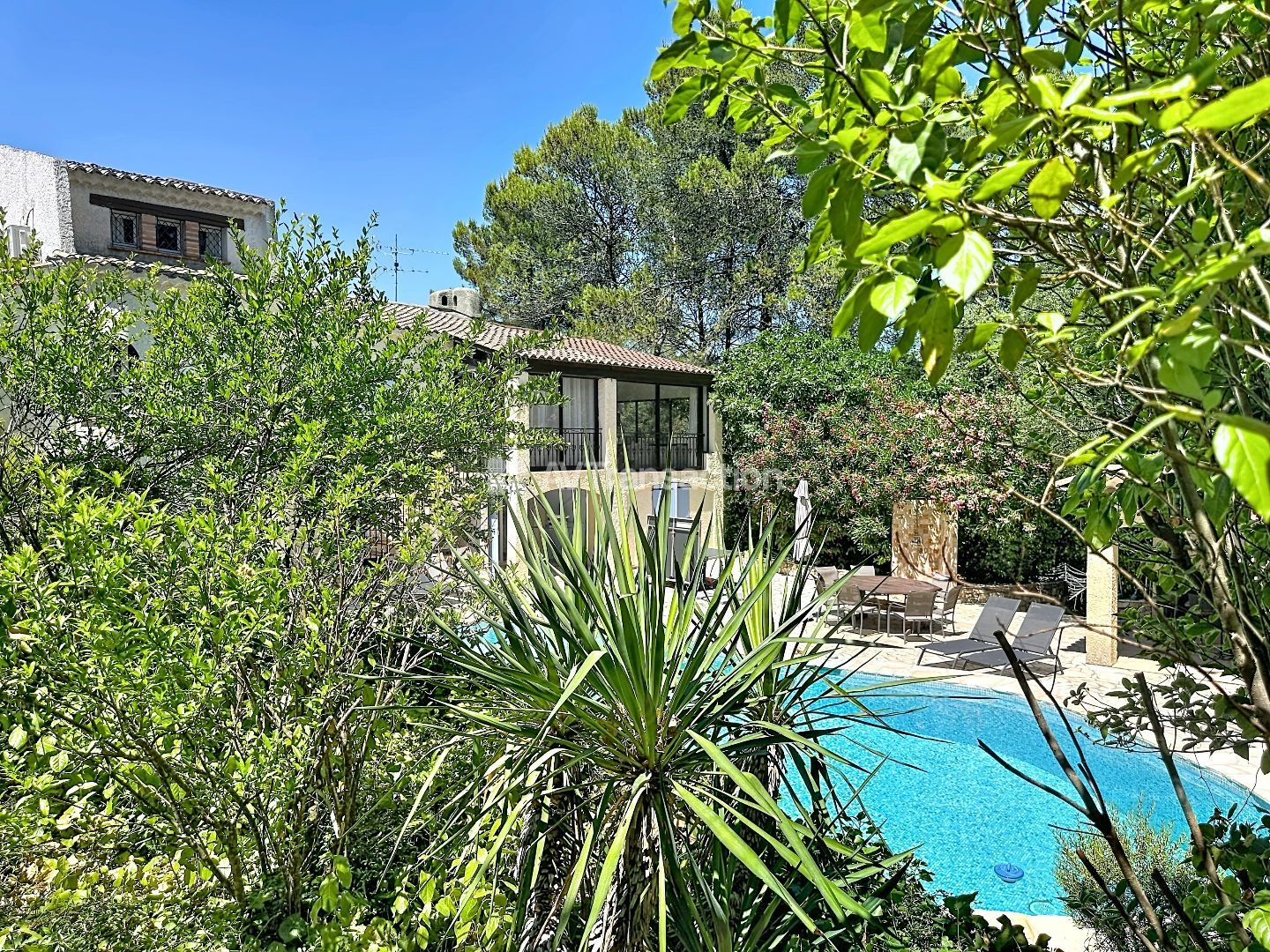 Maison à vendre - 11 pièces - 230m2 - Lorgues (83510)