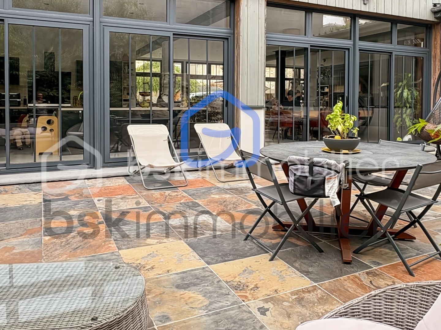 Maison 11 pièces 380 m²