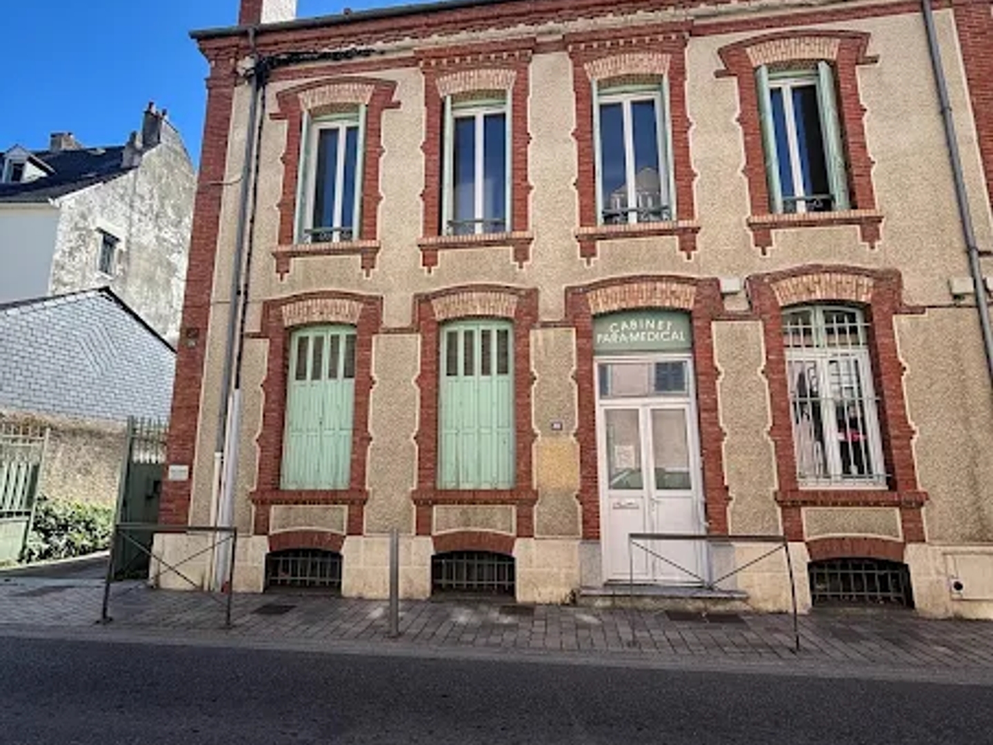 Local 445 m²