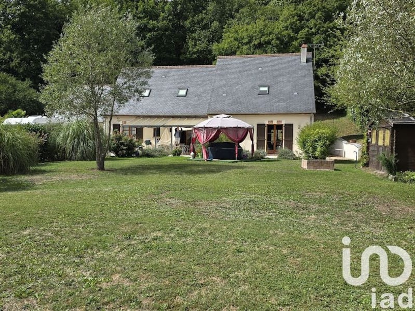 Maison 7 pièces 235 m²