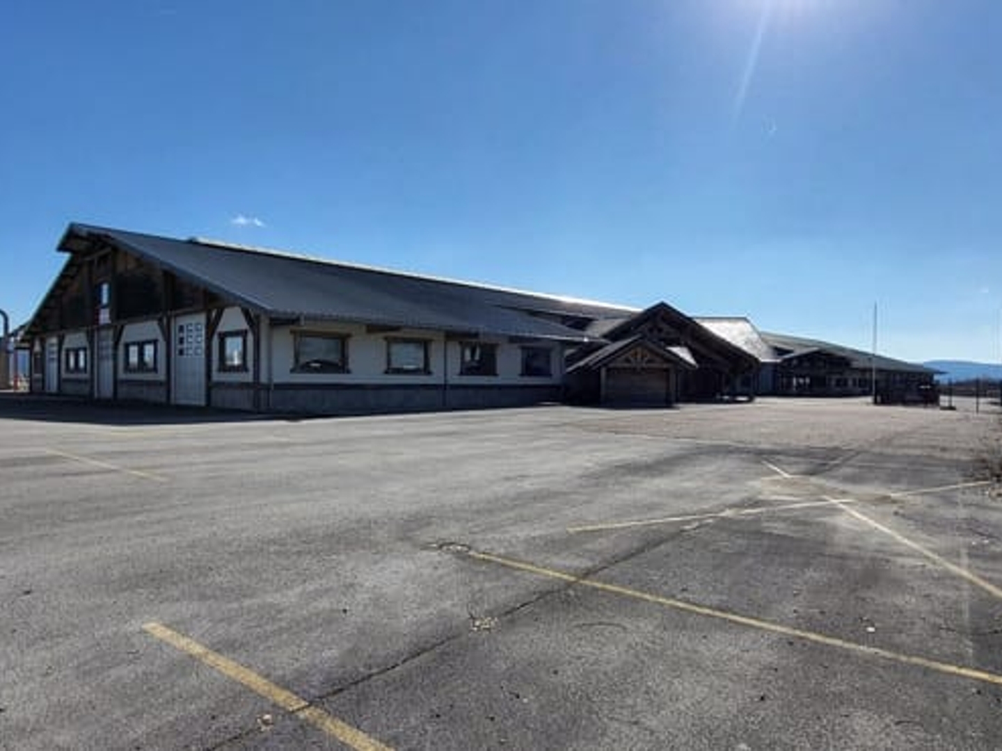 Locaux à vendre - Frasne (25560)