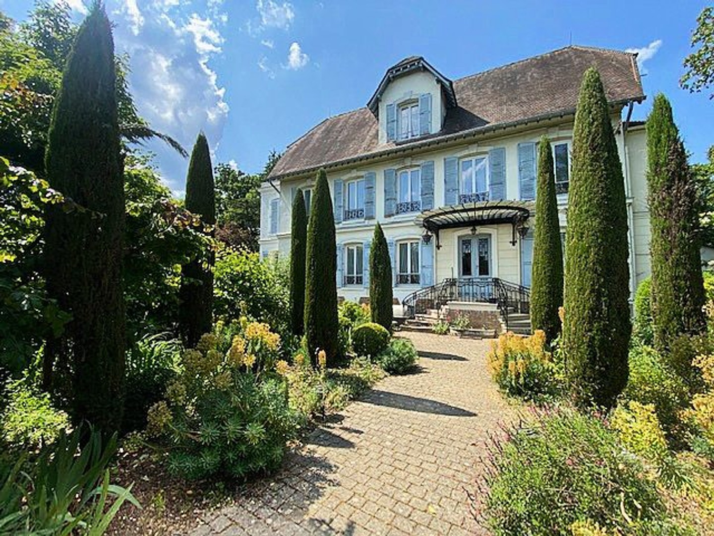 Maison 11 pièces 283 m²