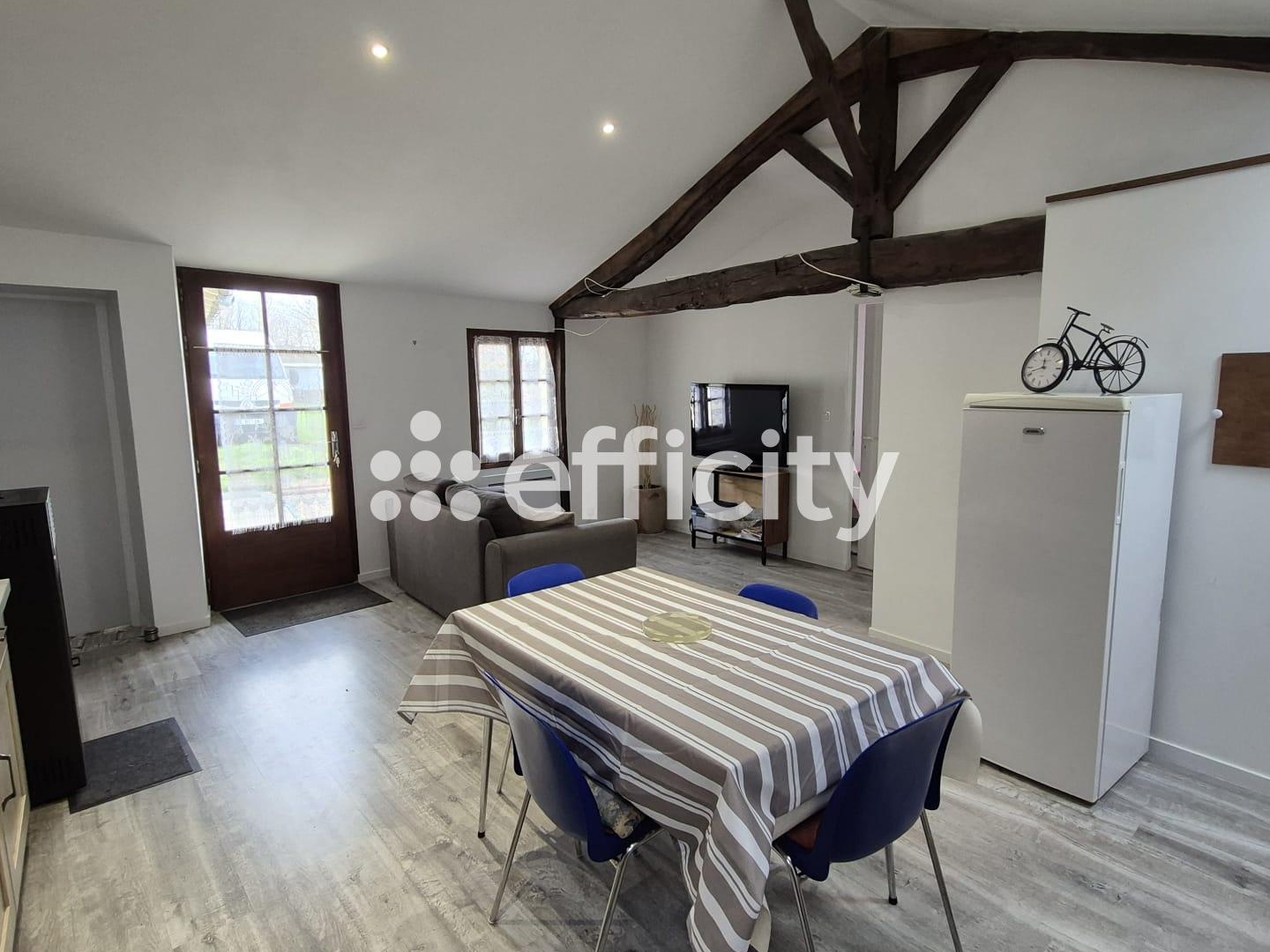 Maison à vendre - 6 pièces - 121m2 - Chabanais (16150)