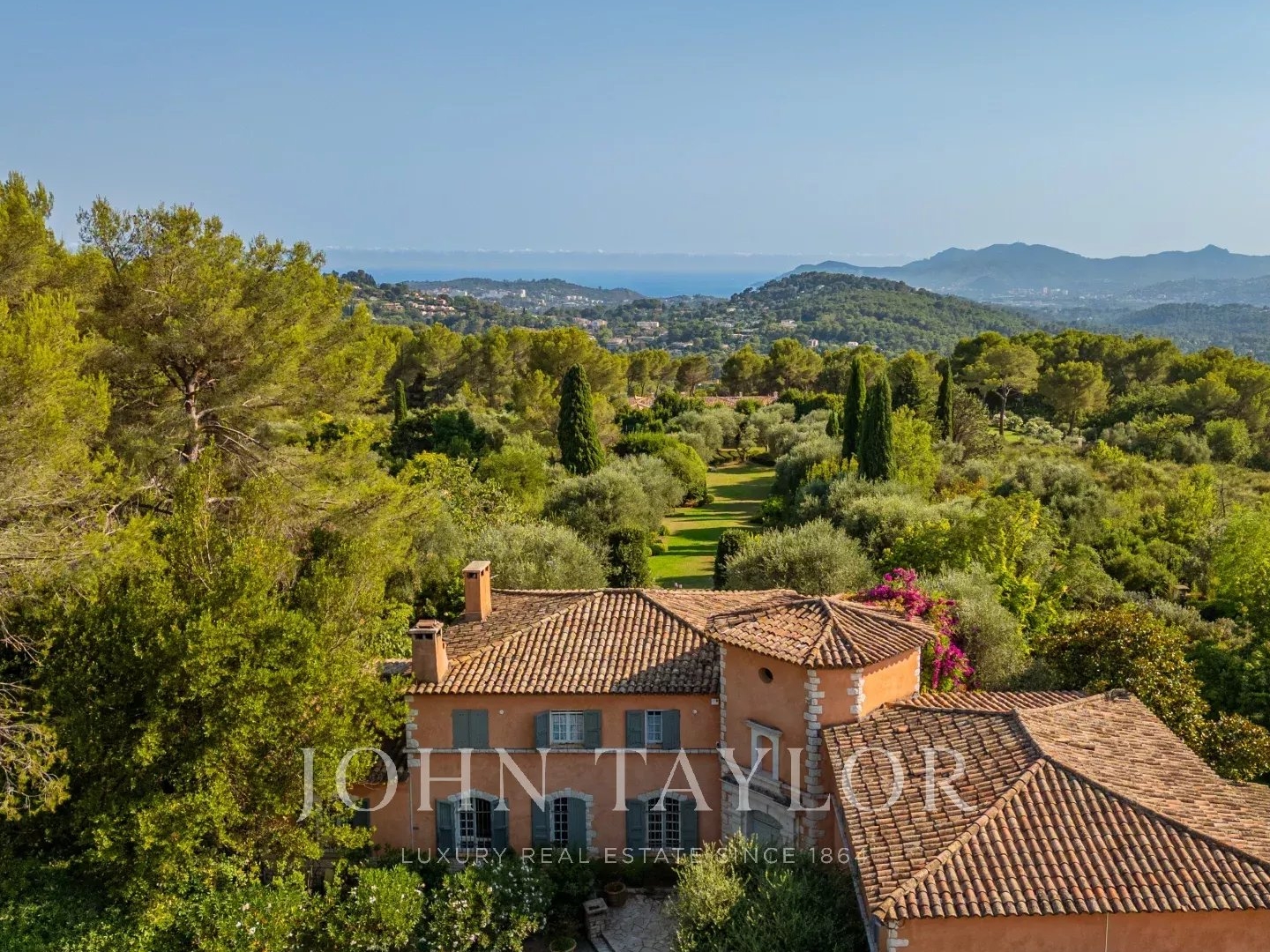 Maison à vendre - 45 pièces - 800m2 - Mougins (06250)