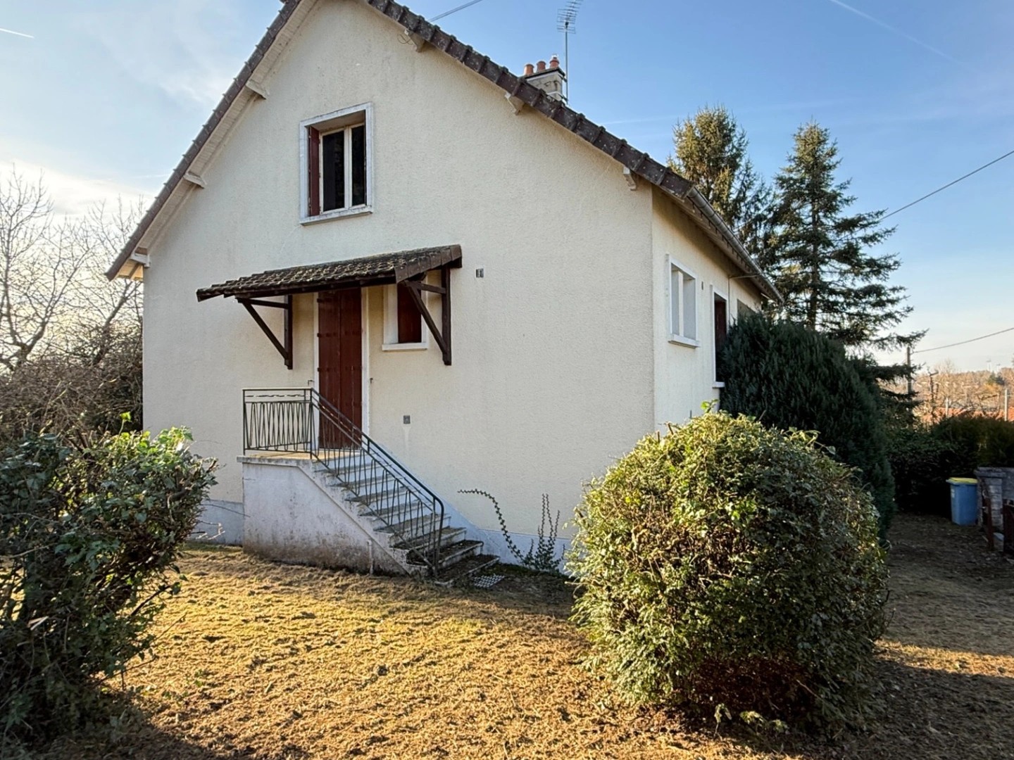 Pavillon de 117m² sur sous sol, 3 chambres avec possibilité d'agrandissement, terrain de 1733m2 89 900 €