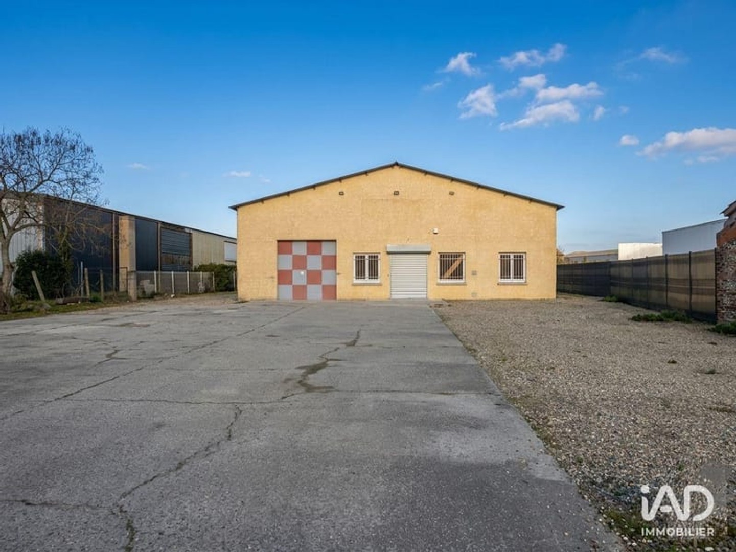 Immeuble commercial 2 pièces 500 m²