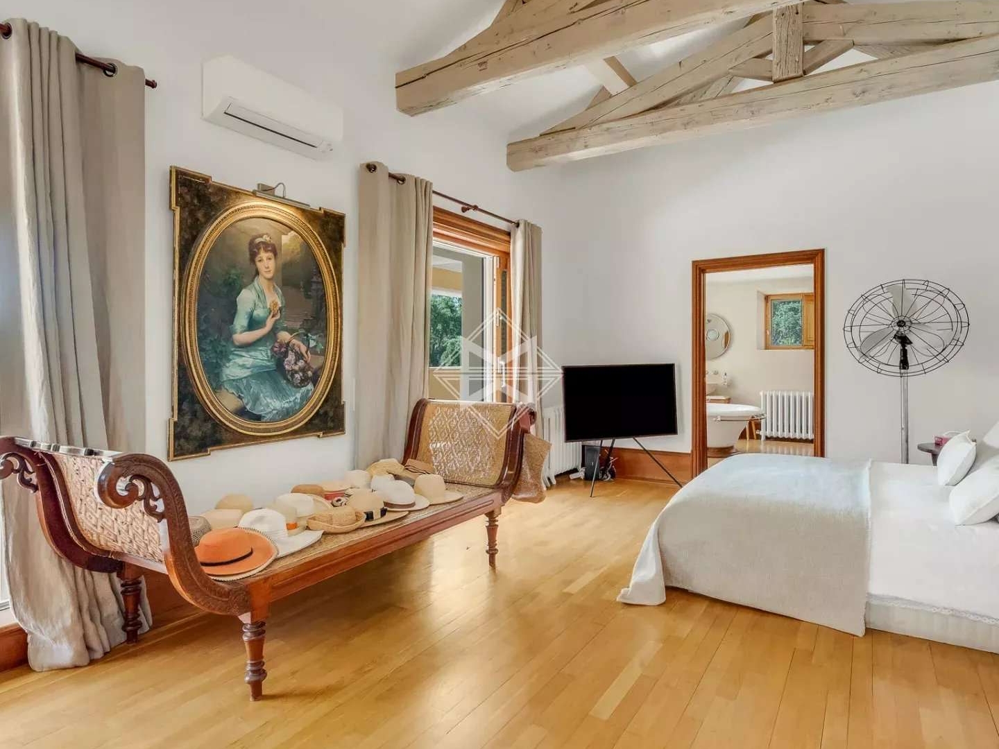 Maison 10 pièces 590 m²
