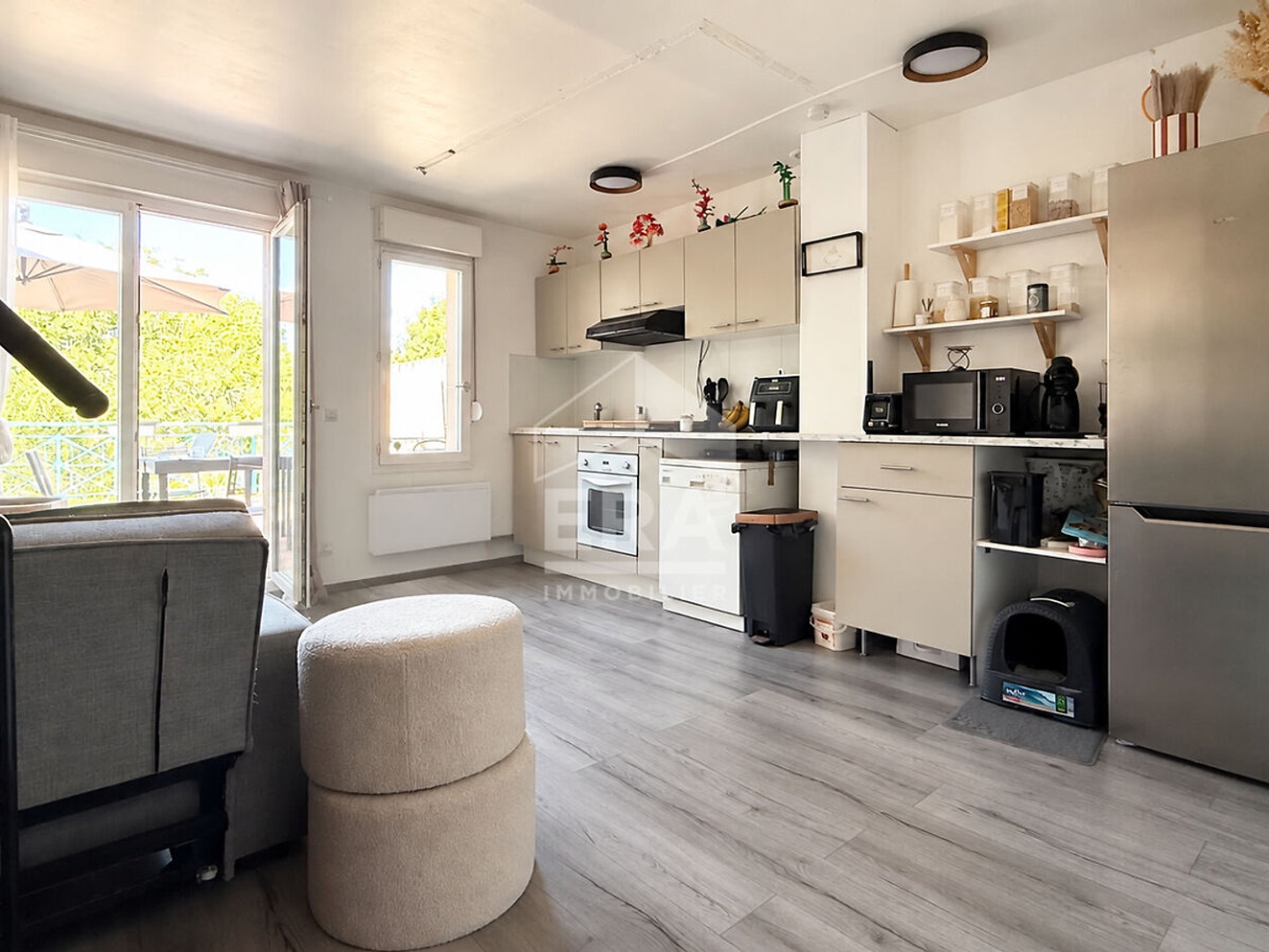 Appartement à vendre - 2 pièces - 50m2 - Corbeil-Essonnes (91100)