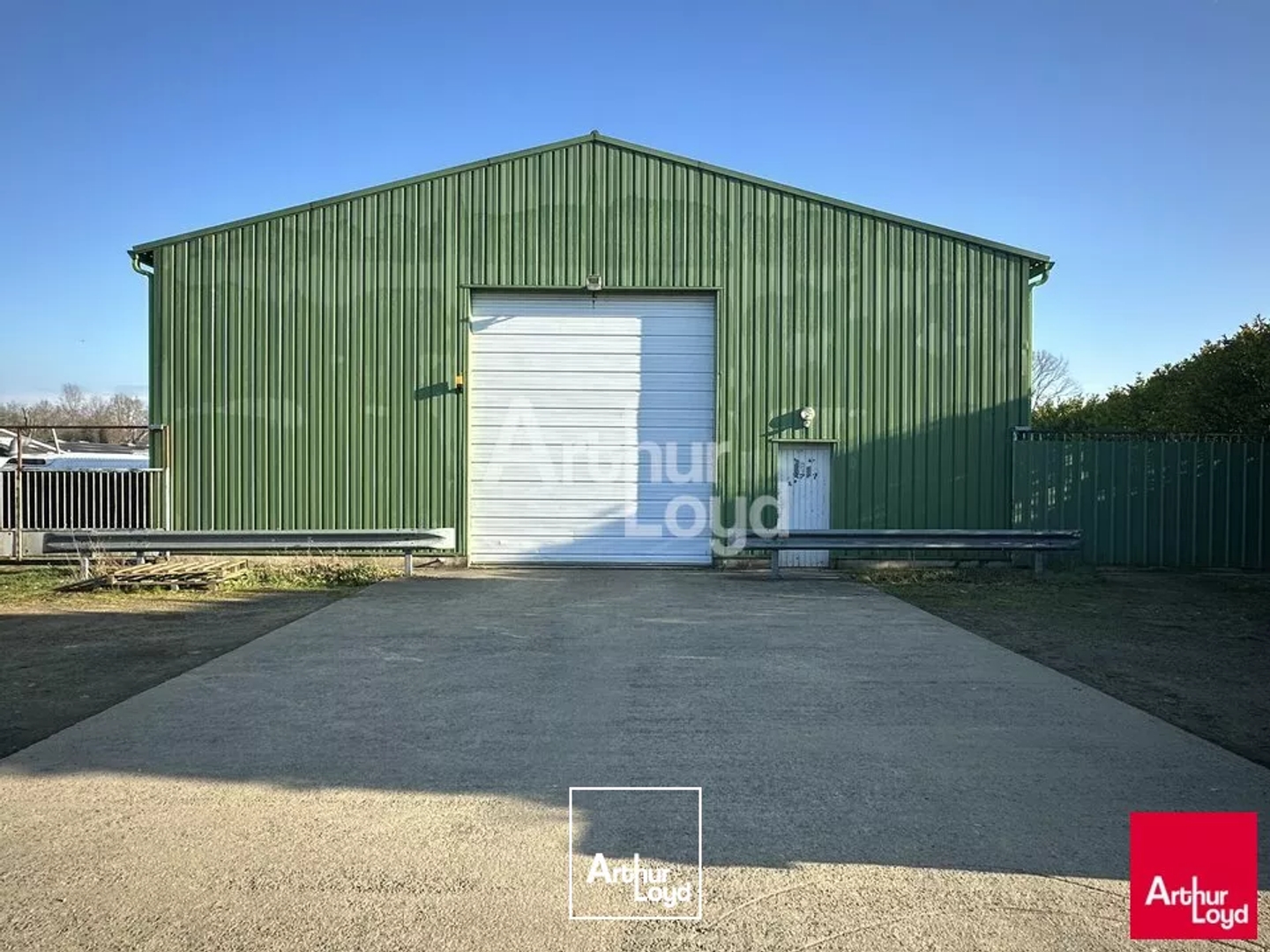 BETTON - LOCAL D'ACTIVITE A VENDRE - 450 M²