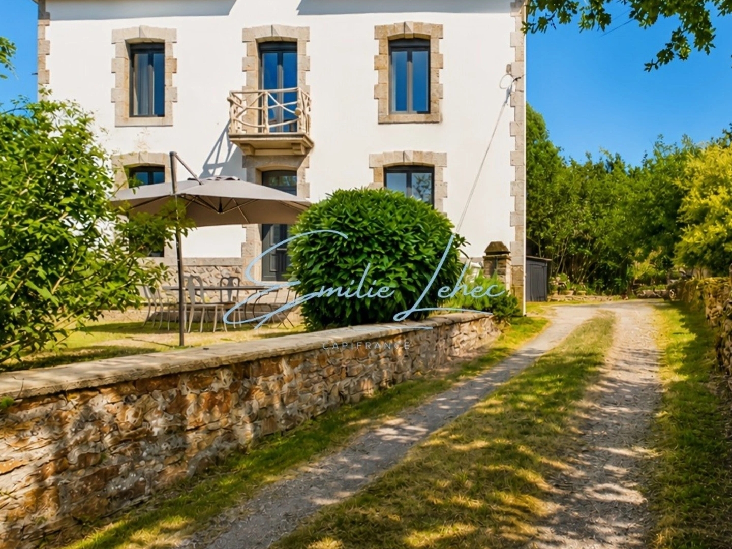 Maison 8 pièces 240 m²