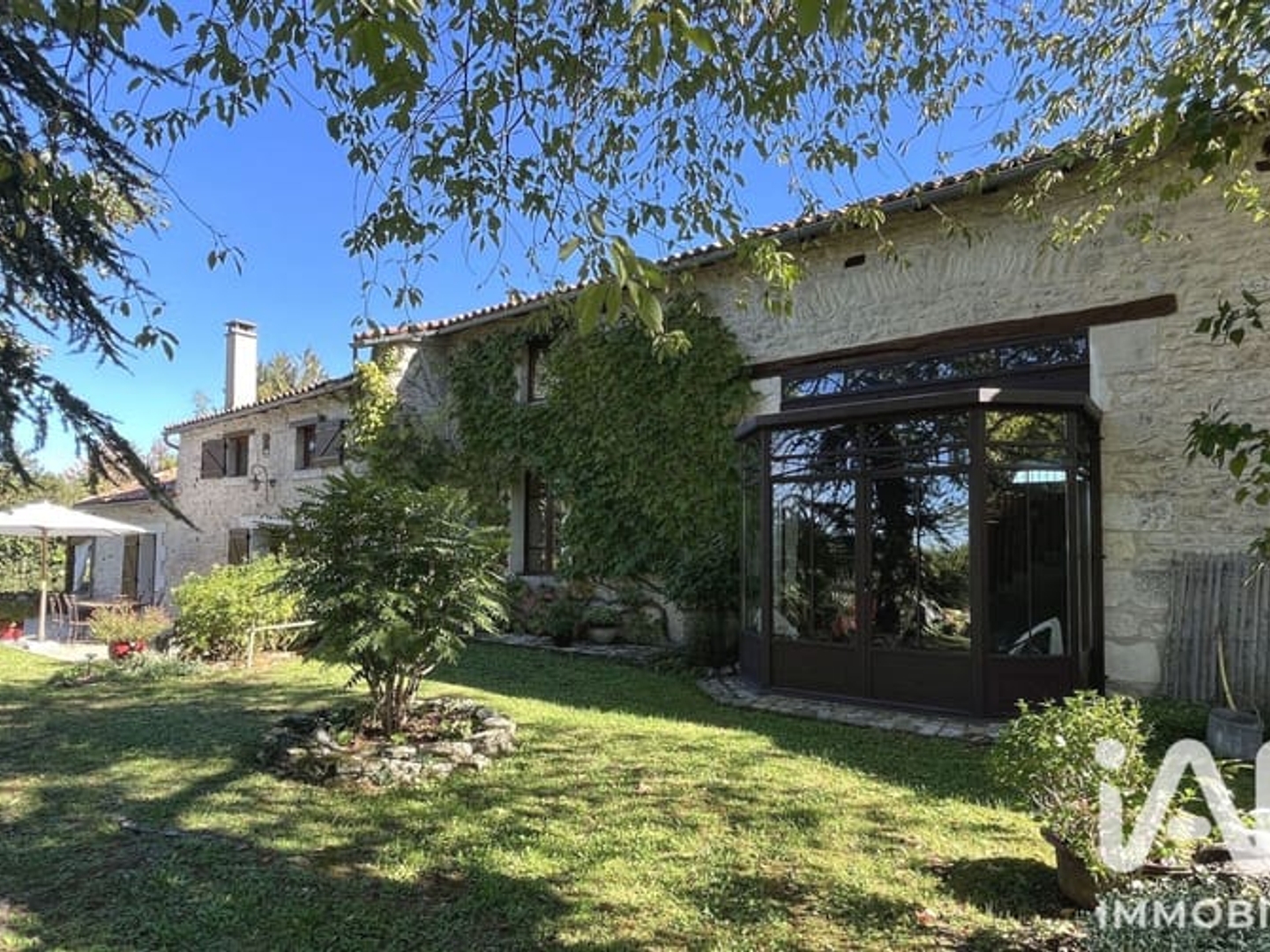 Maison à vendre - 10 pièces - 306m2 - Cissé (86170)