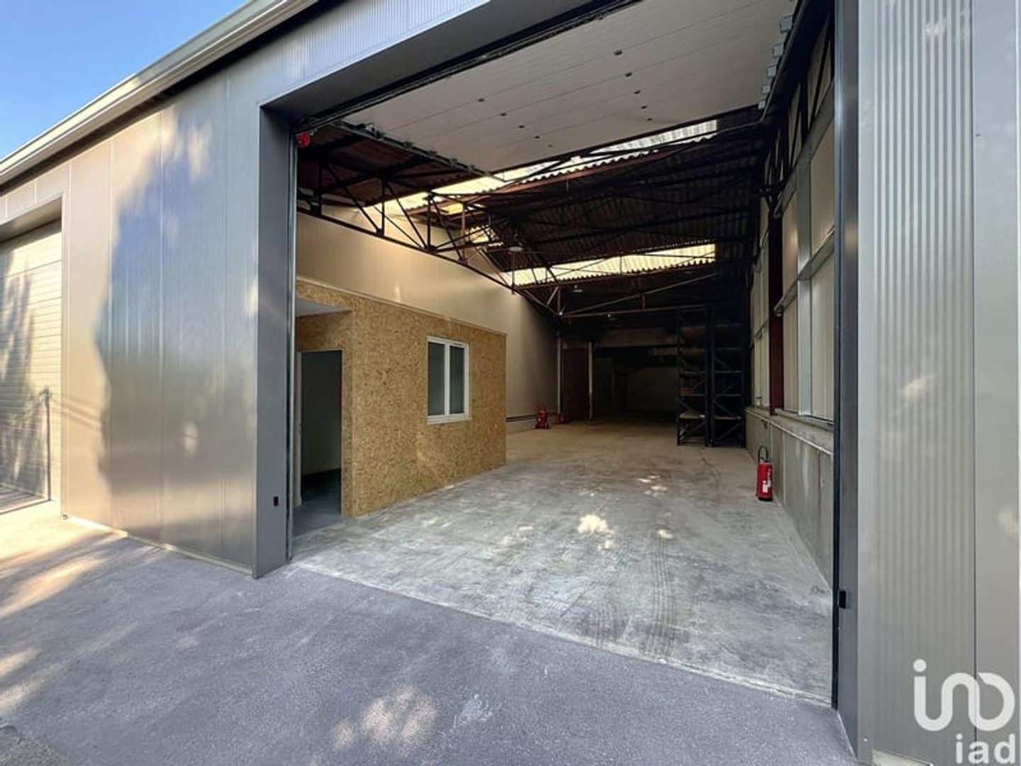 Immeuble commercial 250 m²