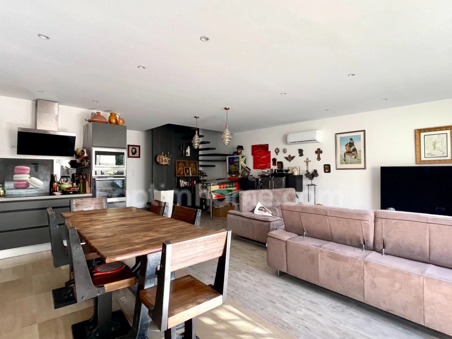 Maison à vendre - 5 pièces - 189m2 - Aigues-Mortes (30220)
