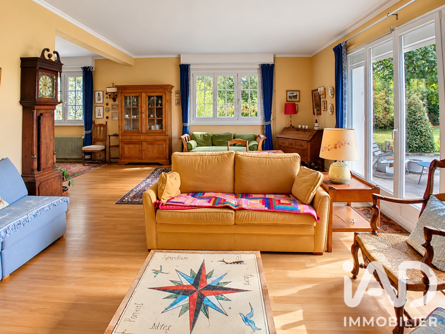 Maison à vendre - 7 pièces - 190m2 - Saint-Rémy (71100)