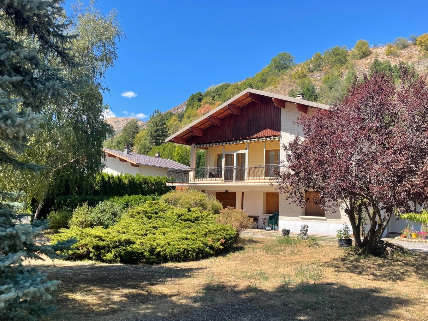 Maison à vendre - 5 pièces - 143m2 - La Roche-Des-Arnauds (05400)