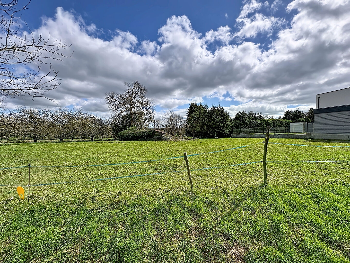 Terrain 800 m²