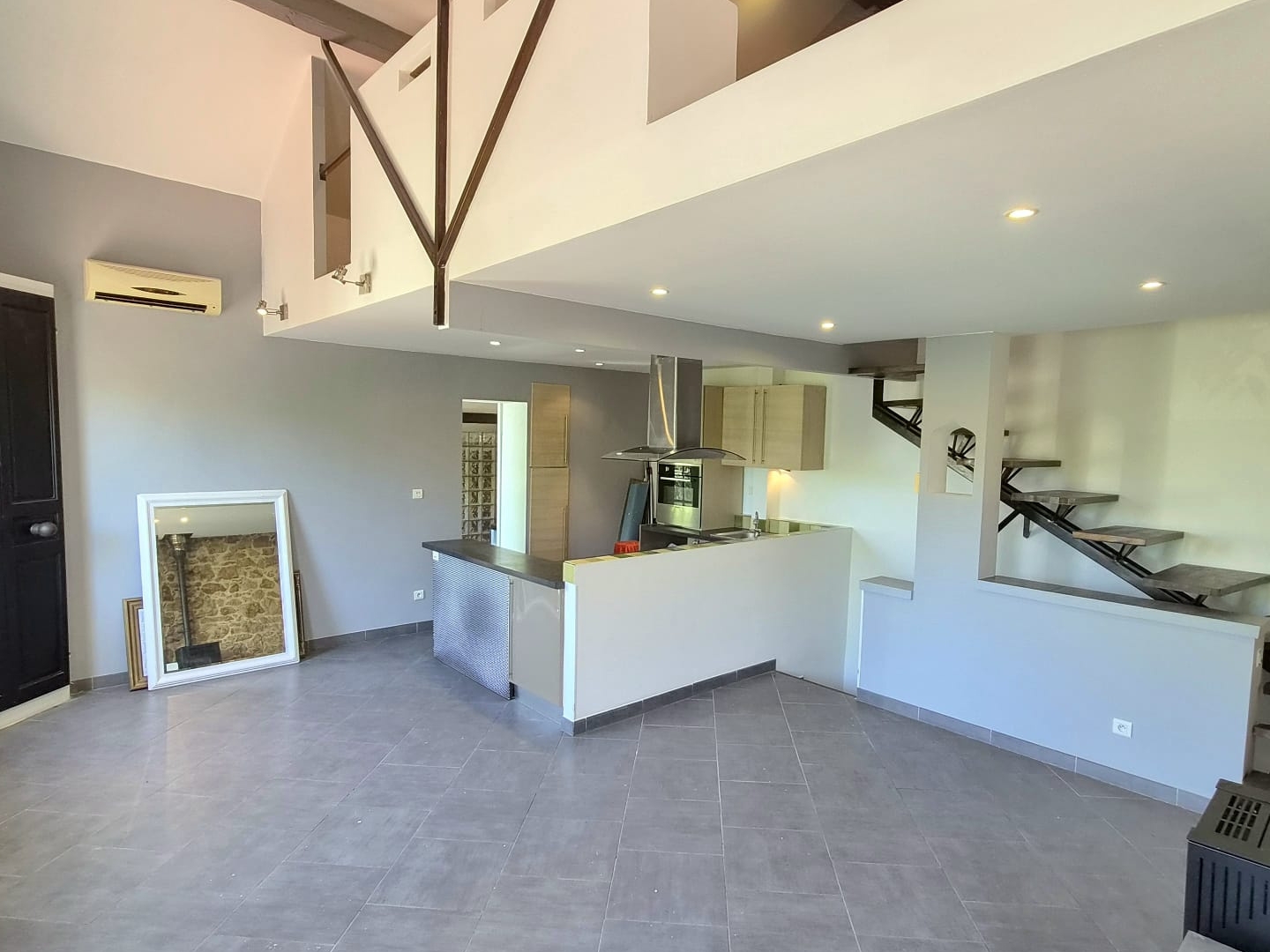 T2 lumineux en haut de villa avec jardin privatif Toulon Fort Rouge