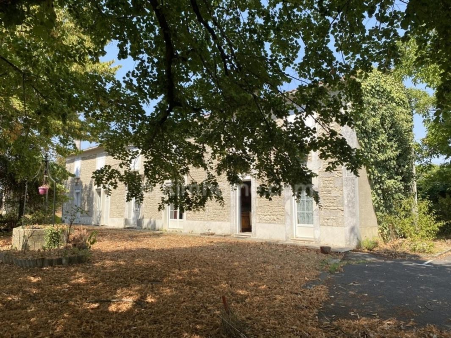 Maison à vendre - 9 pièces - 290m2 - Champniers (16430)