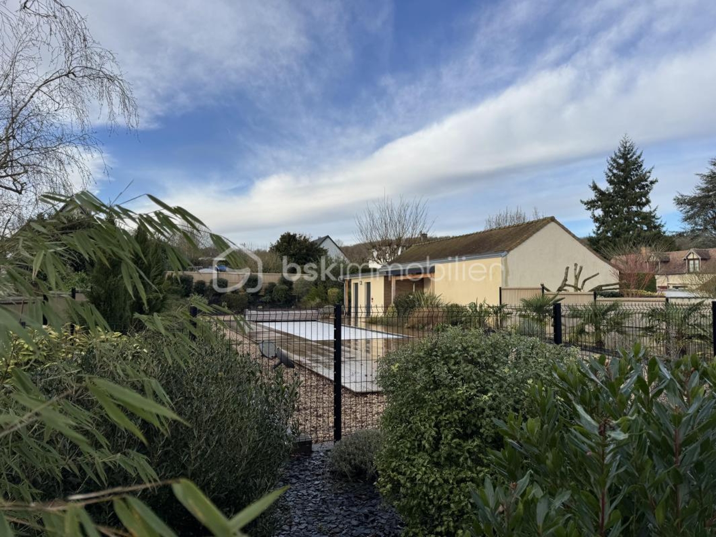 Appartement à vendre - 8 pièces - 160m2 - Acquigny (27400)