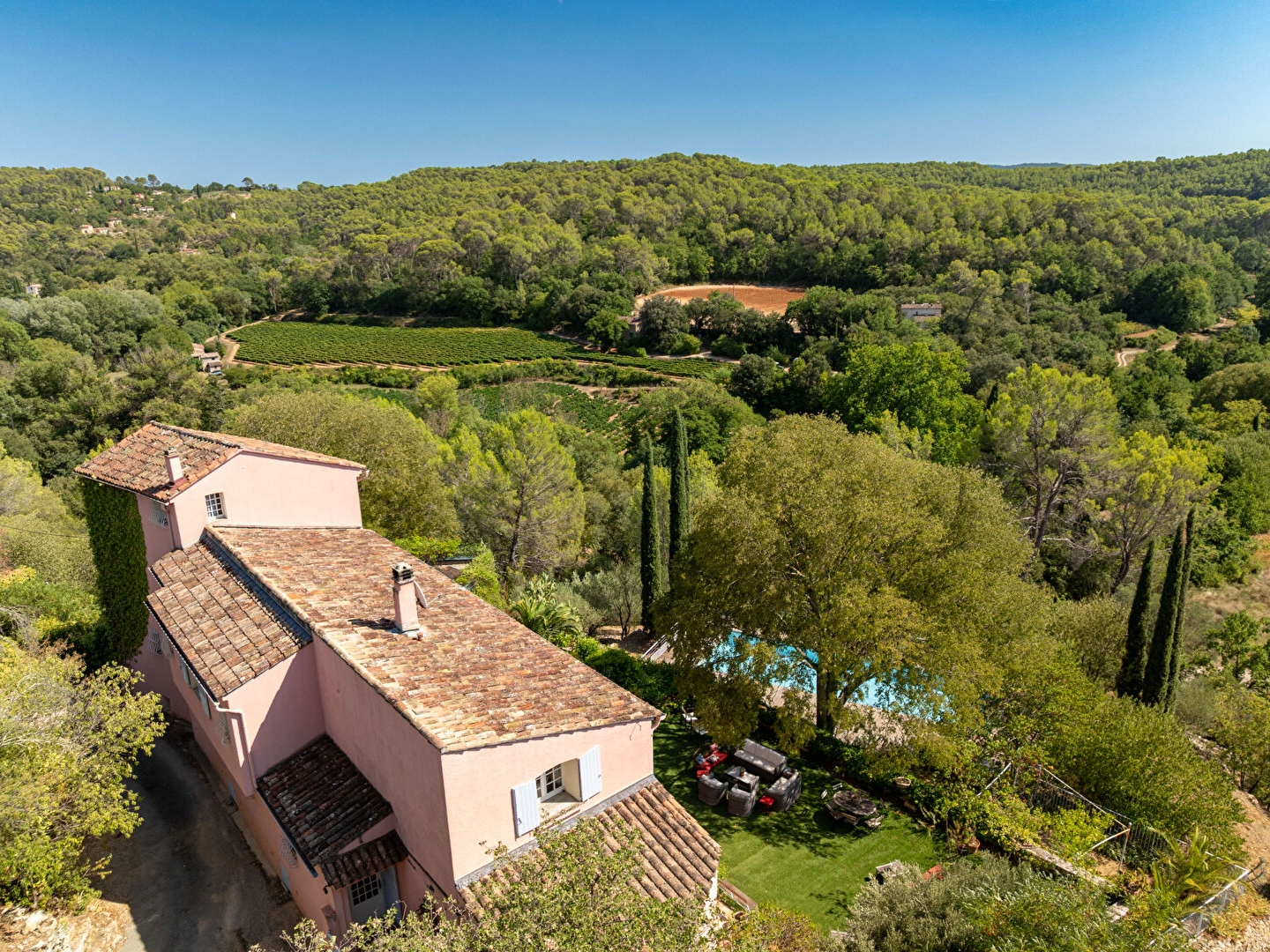 Maison à vendre - 11 pièces - 360m2 - Entrecasteaux (83570)