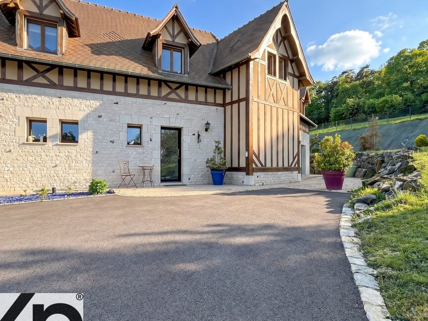 Maison à vendre - 8 pièces - 267m2 - Pacy-Sur-Eure (27120)