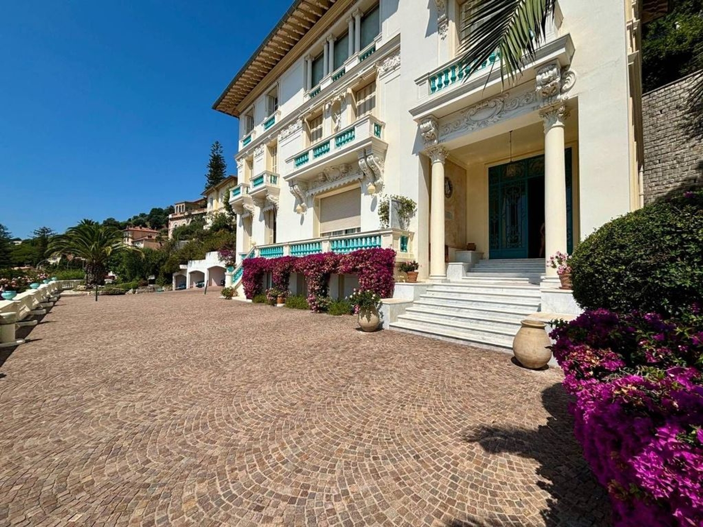 Appartement à vendre - 3 pièces - 90m2 - Beaulieu-Sur-Mer (06310)