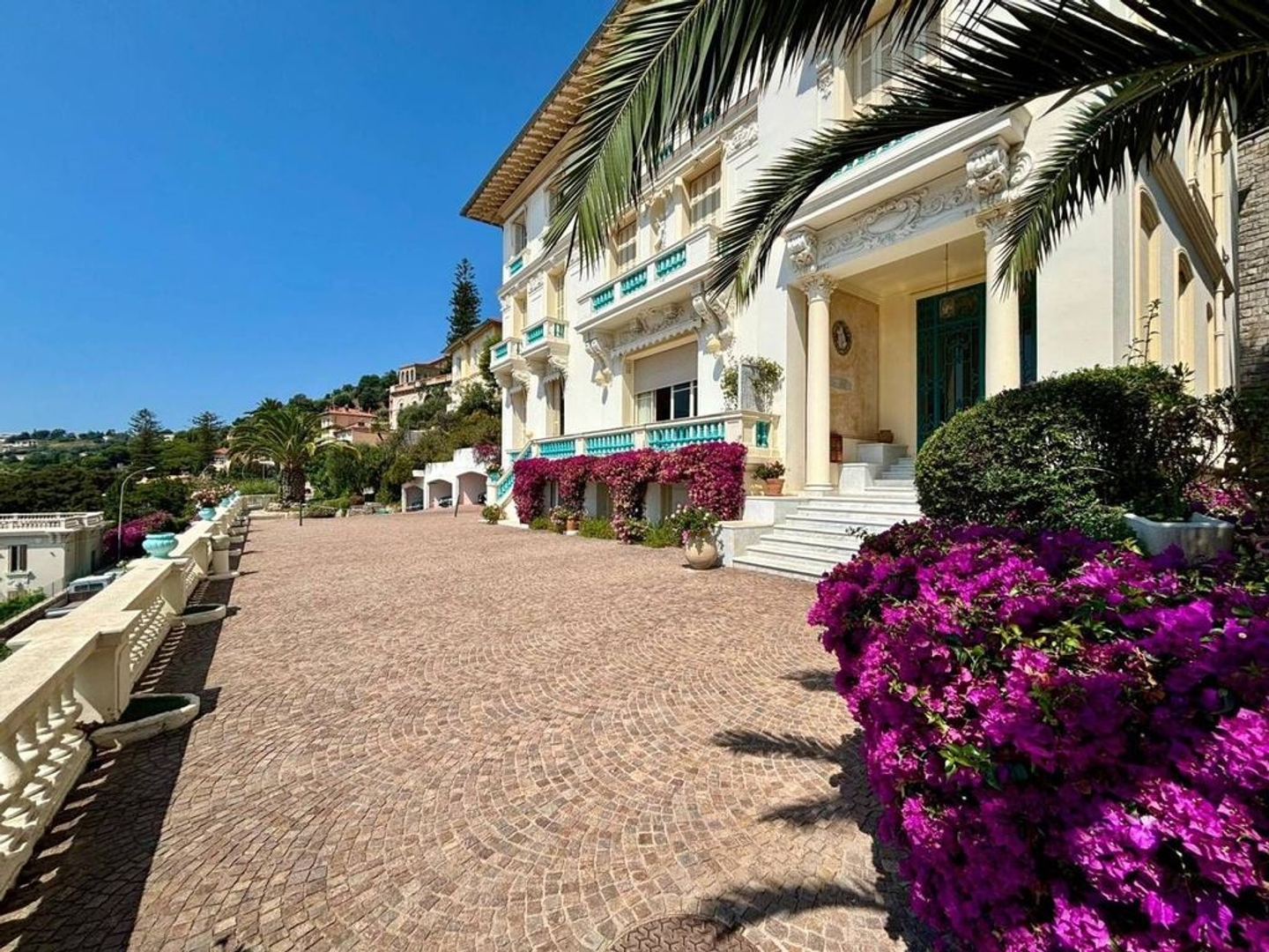 Appartement à vendre - 3 pièces - 90m2 - Beaulieu-Sur-Mer (06310)