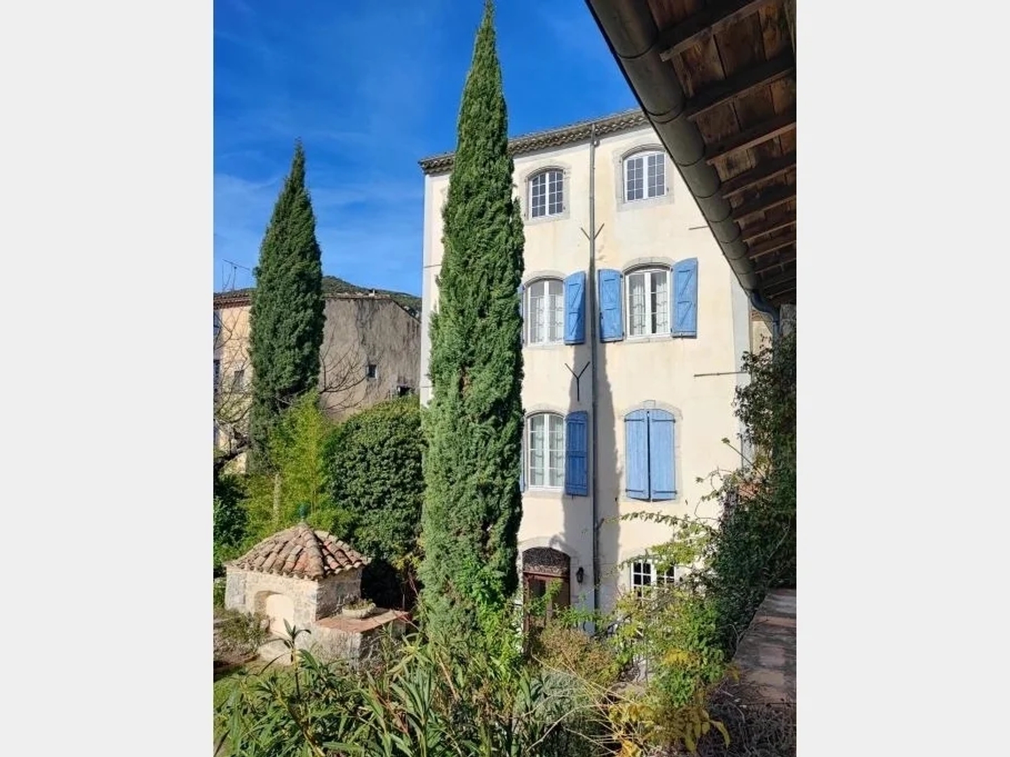 Maison 10 pièces 438 m²