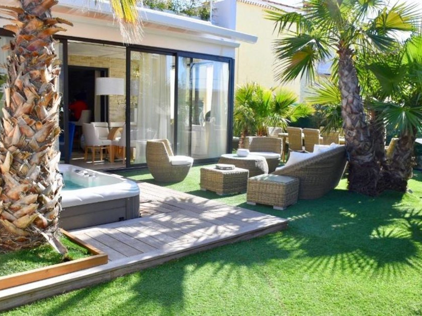 - EXCLUSIVITÉ - APPARTEMENT NEUF 5 PIÈCES 104 m² AVEC TERRASSES ET JARDINS - DEJA LIVRÉ