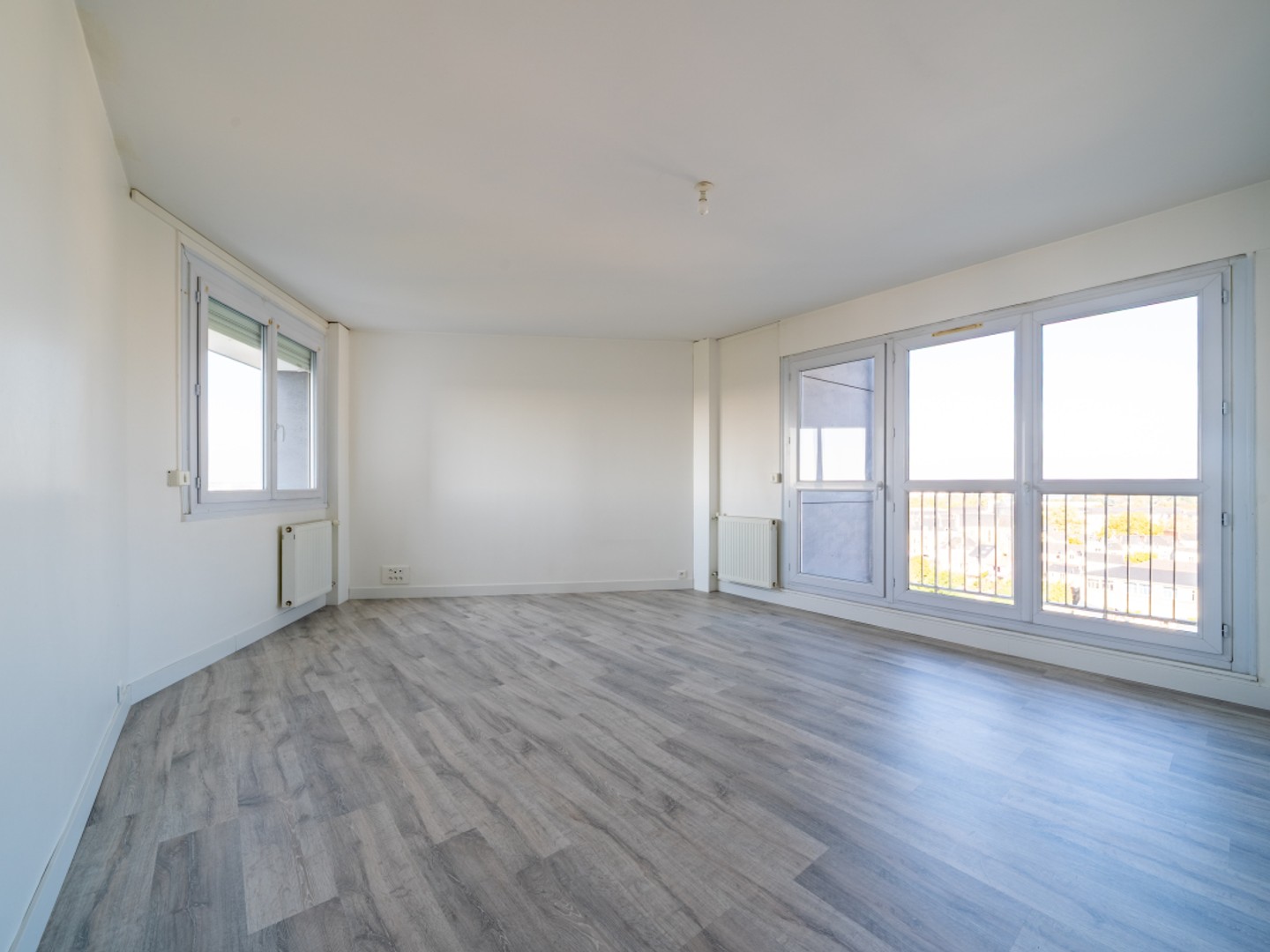 NANTES/PIRMIL : bords de Sèvre : appartement 3 pièces de 64 m² avec balcon, garage et cave