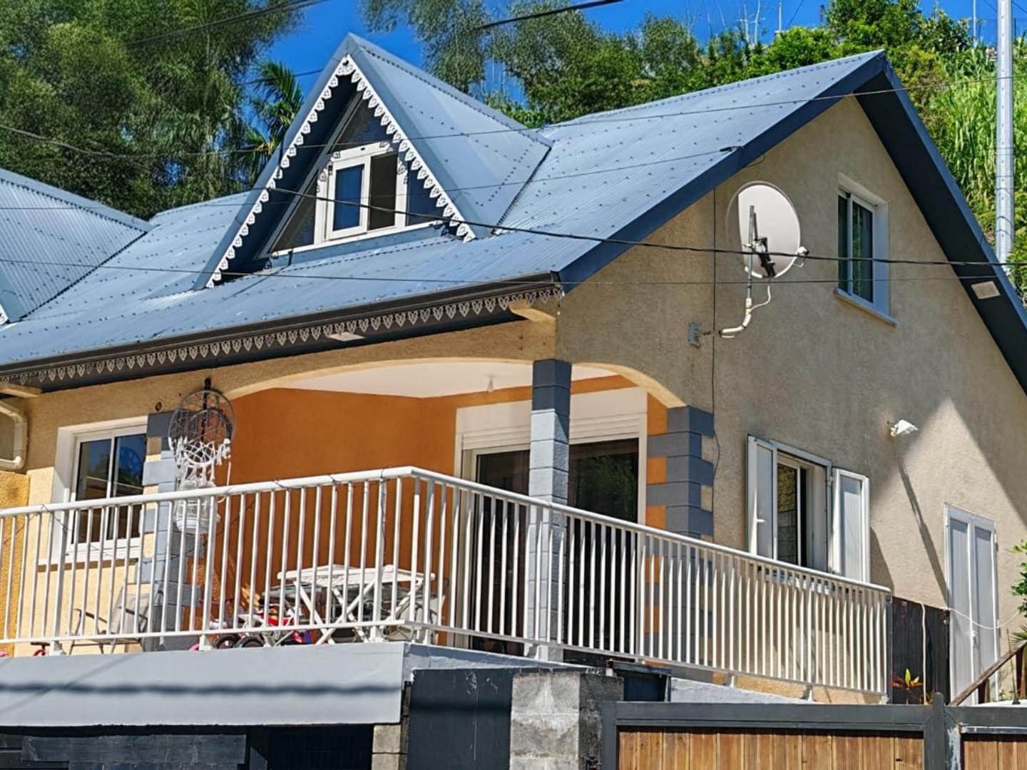Immeuble à vendre - 8 pièces - 180m2 - Entre-Deux (97414)