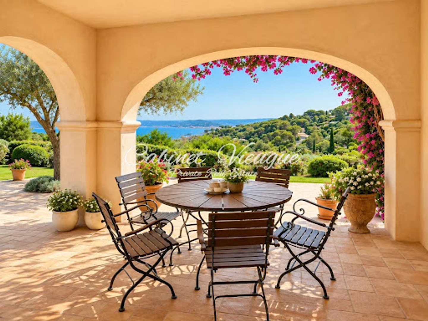 Maison à vendre - 6 pièces - Sainte-Maxime (83120)