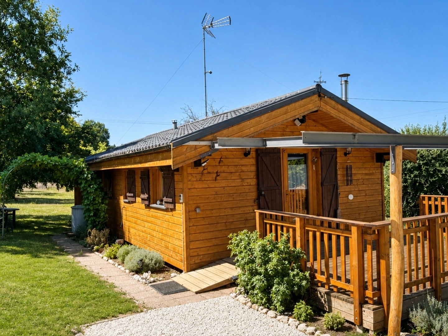 CONFORTABLE CHALET SUR GRAND PARC ARBORÉ