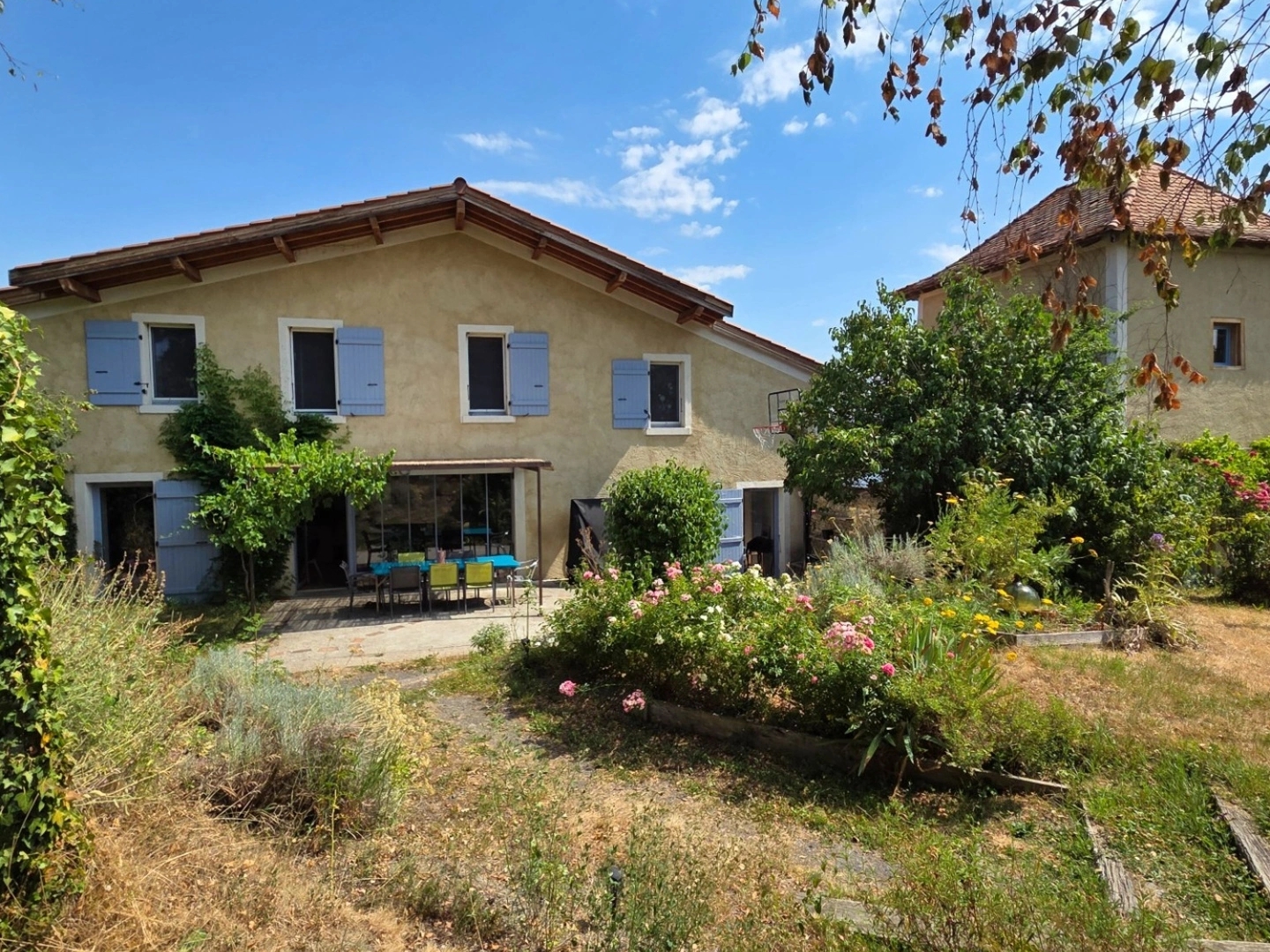 EXCLUSIVITE / Très belle maison avec dépendances et terrain / 63160 Glaine Montaigut