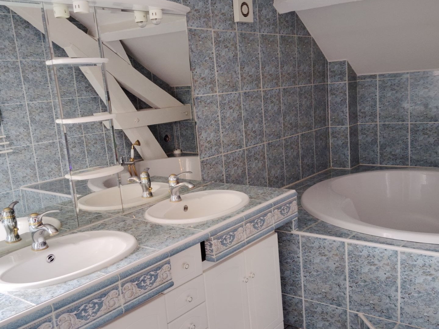 Maison à vendre - 4 pièces - 127m2 - Le Mayet-De-Montagne (03250)
