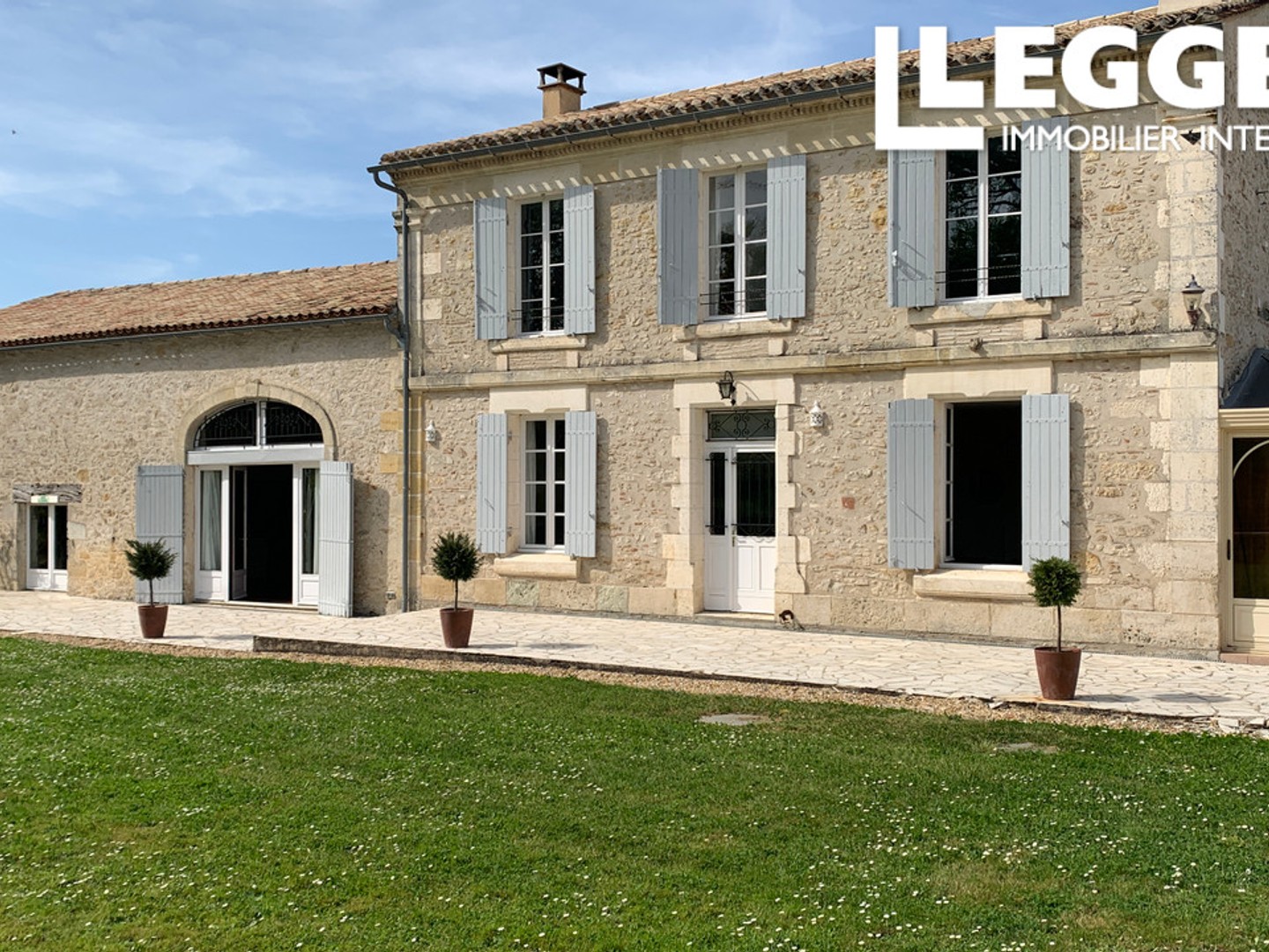 Charmante maison de campagne avec gîte-à proximité d'une village.