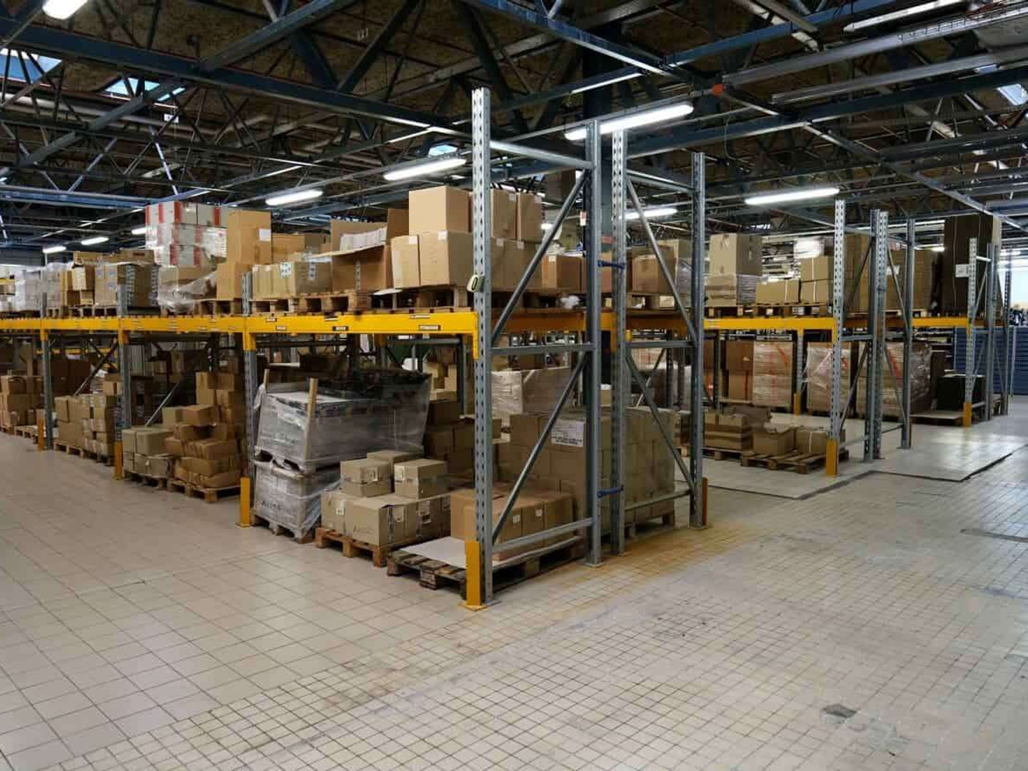 À vendre - Entrepôt de 6 635 m² à Châlo