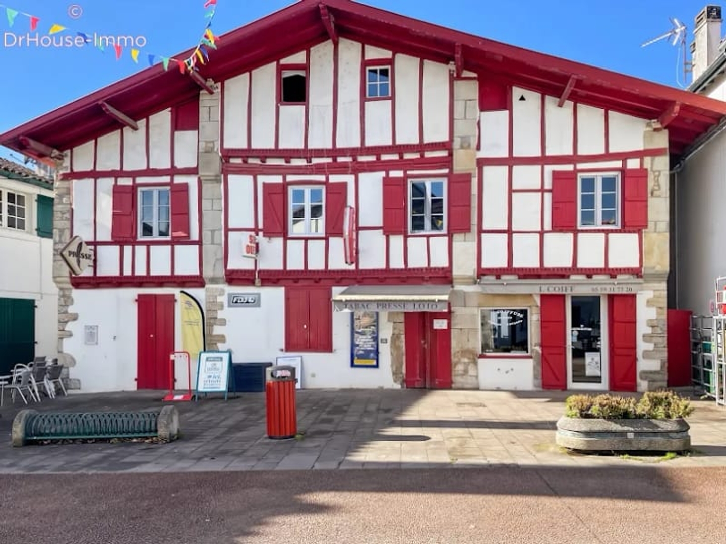Appartement à vendre - 7 pièces - 167m2 - Briscous (64240)