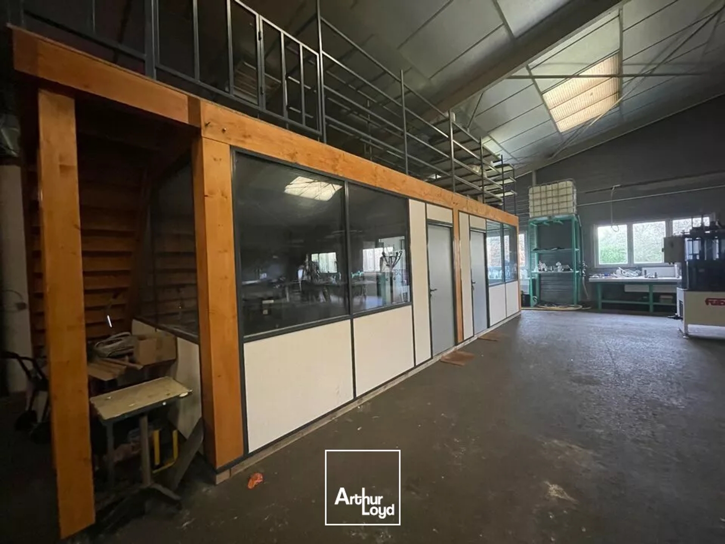 Locaux à vendre - 1500m2 - La Mothe-Saint-Héray (79800)