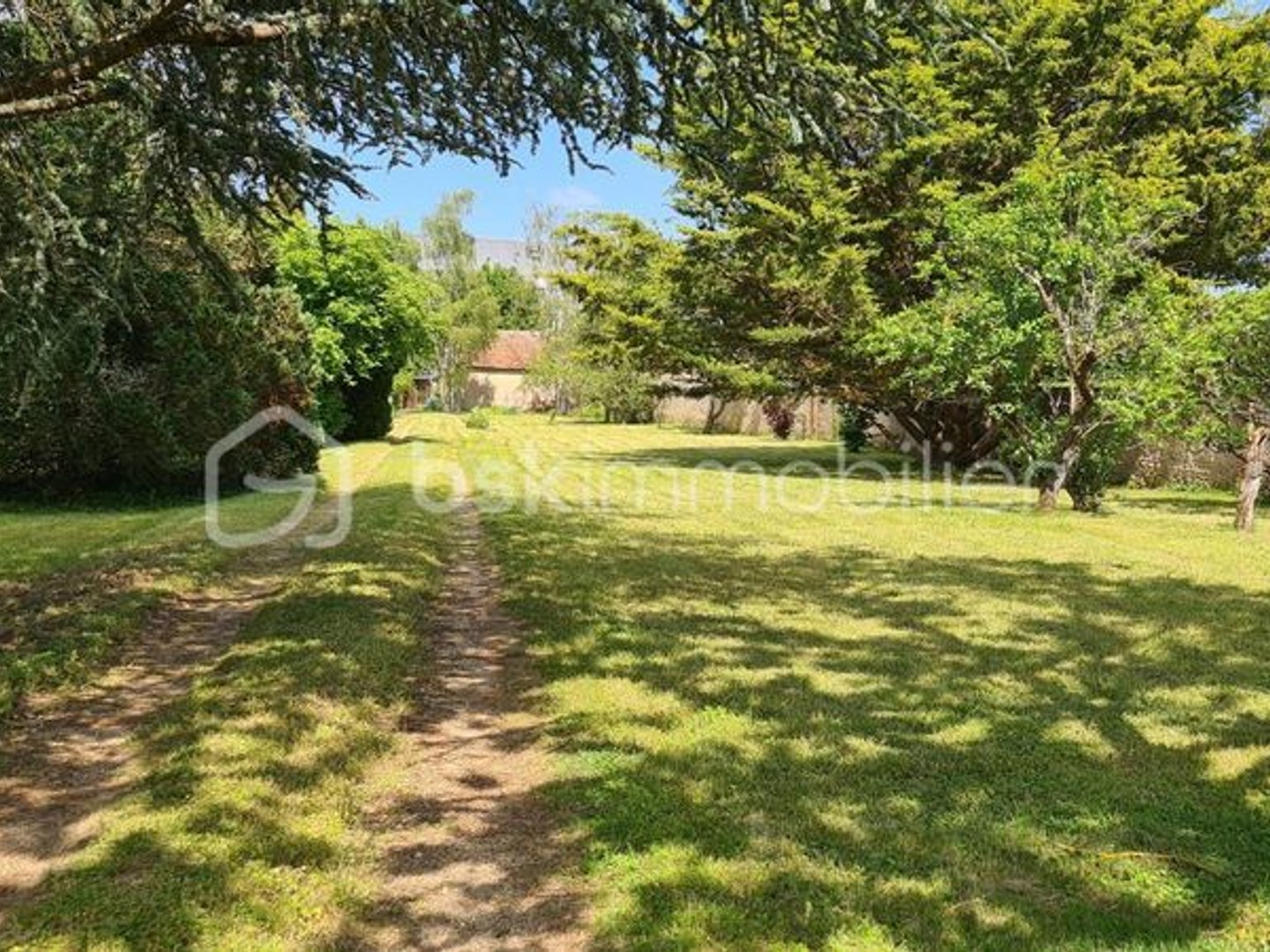 Immeuble à vendre - 9 pièces - 217m2 - Ouzouer-Sur-Loire (45570)